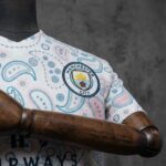 camiseta-manchester-city-tercera-equipacion-retro-2020-2021-escudo