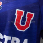 camiseta-universidad-de-chile-primera-equipacion-retro-19996-escudo