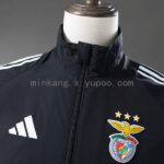 Cortaviento Benfica Negro 2025-2026-pecho
