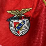 camiseta-benfica-segunda-equipacion-retro-1998-1999-escudo