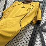 camiseta-españa-segunda-equipacion-retro-2008-lateral