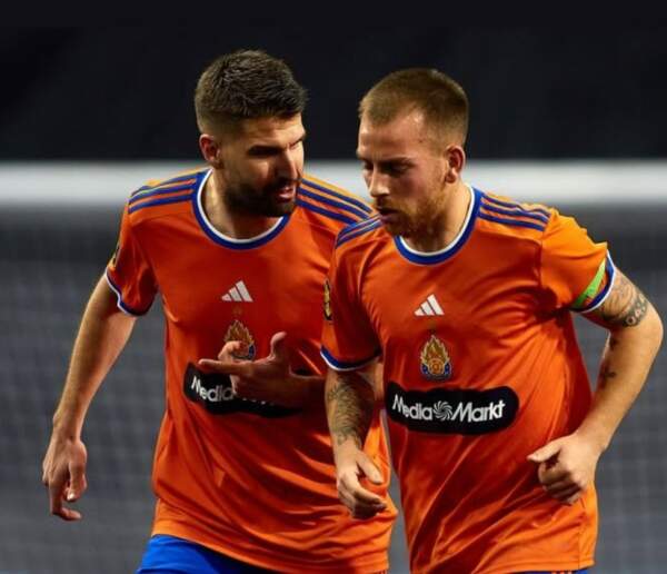 camiseta-saiyans-primera-equipacion-2025-imagen