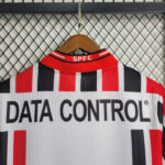 camiseta-sao-paulo-segunda-equipacion-retro-1997cuello-trasero camiseta-sao-paulo-segunda-equipacion-retro-1997cuello-trasero