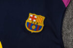 conjunto-de-entrenamiento-fc-barcelona-sin-mangas-2025-2026-escudo