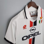 camiseta-ac-milan-segunda-equipacion-retro-1995-1997-puño camiseta-ac-milan-segunda-equipacion-retro-1995-1997-puño