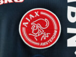camiseta-ajax-segunda-equipacion-retro-version-jugador-1997-1998-escudo
