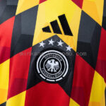 camiseta-alemania-pre-match-mundial-2026-escudo