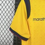 camiseta-ecuador-primera-equipacion-2025-2026-puño camiseta-ecuador-primera-equipacion-2025-2026-puño