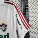 camiseta-fluminense-segunda-equipacion-retro-2010-puño