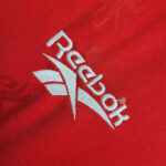 camiseta-liverpool-primera-equipacion-retro-1996-1997-escudo