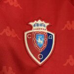 camiseta-osasuna-primera-equipacion-retro-1996-1997-escudo