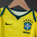 body-de-bebe-brasil-primera-equipacion-2026-2027-pecho body-de-bebe-brasil-primera-equipacion-2026-2027-pecho
