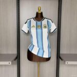 camiseta-argentina-primera-equipacion-mujer-mundial-2026
