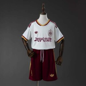 Conjunto Niño España Segunda Equipación DELLAFUENTE Mundial 2026 – Edición Especial