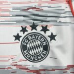 camiseta-bayern-munich-segunda-equipacion-mujer-2025-2026-escudo