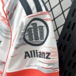 camiseta-bayern-munich-segunda-equipacion-mujer-2025-2026-puño