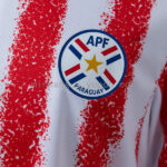 camiseta-paraguay-primera-equipacion-mundial-2026-escudo