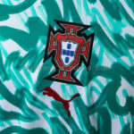 camiseta-portugal-calentamiento-verde-2026-escudo camiseta-portugal-calentamiento-verde-2026-escudo