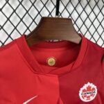 conjunto-niño-canada-primera-equipacion-mundial-2026-pecho conjunto-niño-canada-primera-equipacion-mundial-2026-pecho