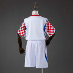conjunto-niño-croacia-primera-equipacion-mundial-2026-parte-trasera