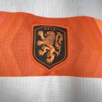 conjunto-niño-holanda-segunda-equipacion-mundial-2026-escudo conjunto-niño-holanda-segunda-equipacion-mundial-2026-escudo