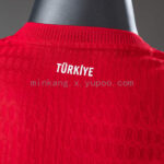 camiseta-turkia-primera-equipacion-version-jugador-mundial-2026-cuello-trasero camiseta-turkia-primera-equipacion-version-jugador-mundial-2026-cuello-trasero