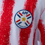 conjunto-niño-paraguay-primera-equipacion-mundial-2026-escudo