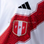 conjunto-niño-peru-primera-equipacion-mundial-2026-escudo conjunto-niño-peru-primera-equipacion-mundial-2026-escudo
