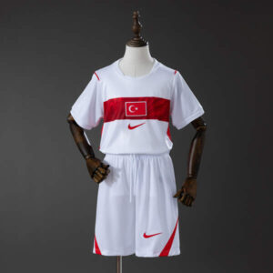 conjunto-niño-turquia-primera-equipacion-mundial-2026