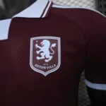 camiseta-aston-villa-primera-equipacion-version-jugador-2026-2027-escudo
