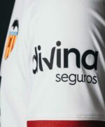 camiseta-valencia-primera-equipacion-2026-2027-puño