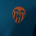 camiseta-valencia-segunda-equipacion-2026-2027-escudo camiseta-valencia-segunda-equipacion-2026-2027-escudo