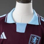 conjunto-niño-aston-villa-primera-equipacion-2026-2027-cuello