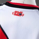 conjunto-niño-river-plate-primera-equipacion-2026-2027-cuello-trasero conjunto-niño-river-plate-primera-equipacion-2026-2027-cuello-trasero
