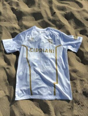 Foto real de la camiseta Ravenna FC Ronaldinho R10 2026/27, vista frontal blanca y dorada