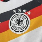 camiseta-alemania-primera-equipacion-mundial-2026-escudo
