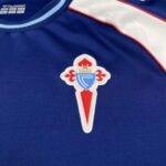 camiseta-celta-de-vigo-segunda-equipacion-2026-2027-escudo