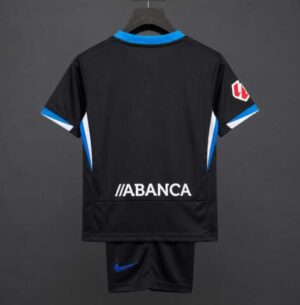 conjunto-niño-deportivo-de-la-coruña-segunda-equipacion-2026-2027-parte-trasera