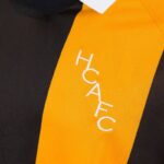 camiseta-hull-city-primera-equipacion-2026-2027-escudo