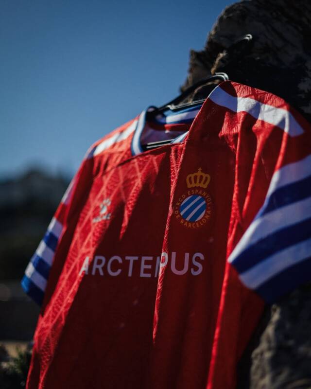 camiseta-rcd-espanyol-segunda-equipacion-2026-2027-1