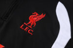 chandal-liverpool-cremallera-baja-2026-2027-escudo